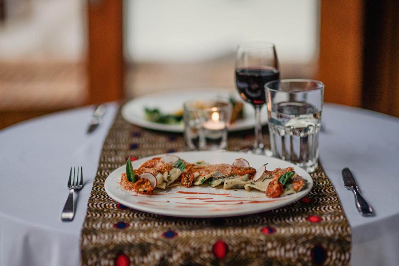 Heaven Restaurant & Boutique Hotel Kigali Buitenkant foto