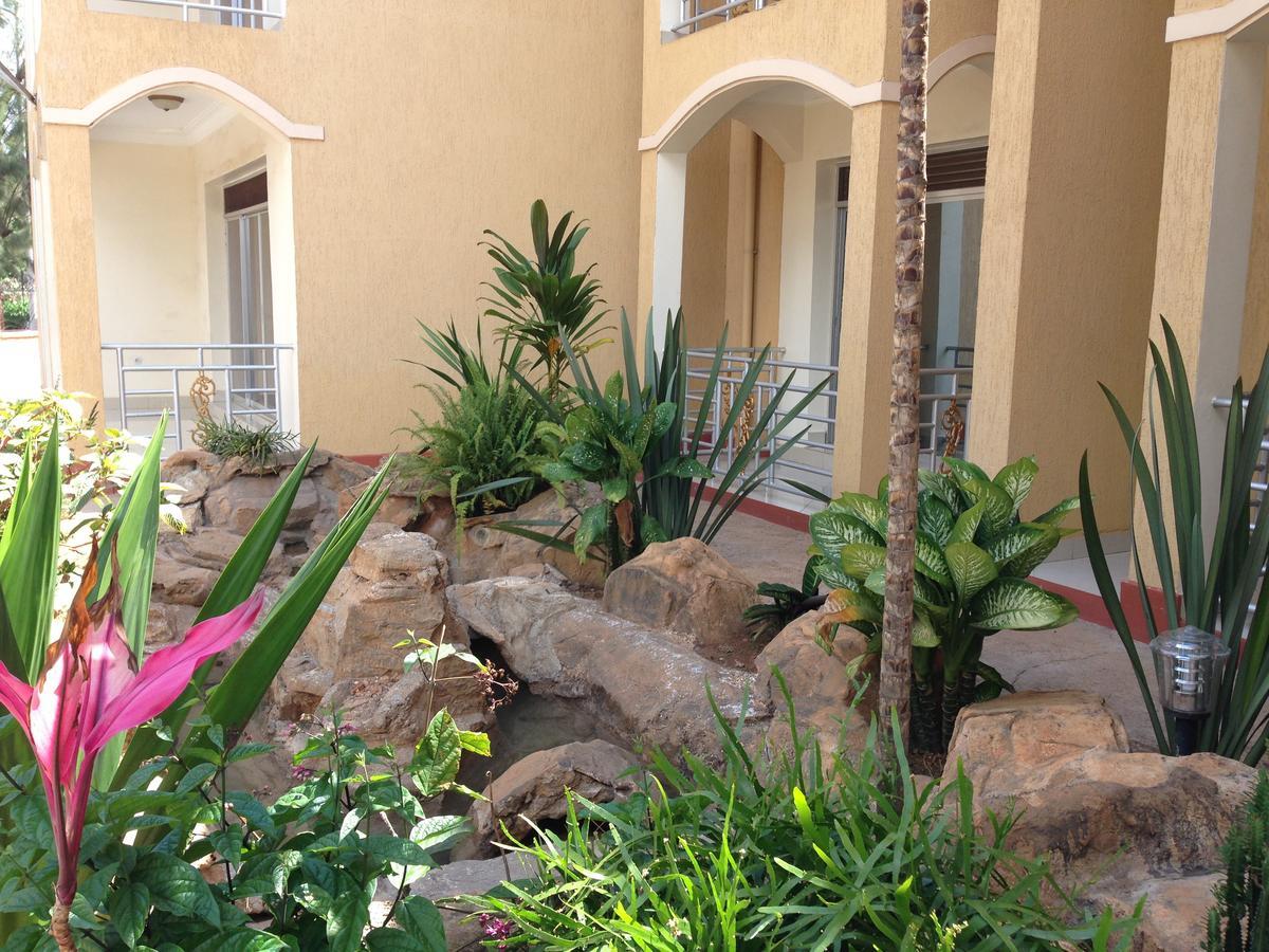 Heaven Restaurant & Boutique Hotel Kigali Buitenkant foto